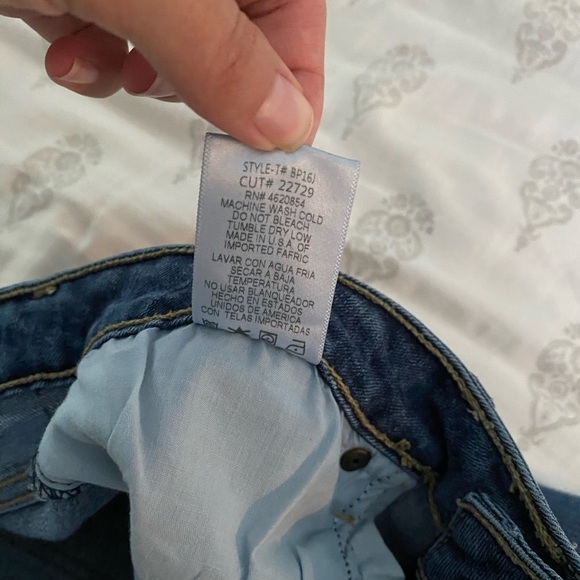 JUST BLACK High Rise Med Wash Distressed Hem Denim - Picture 8 of 9